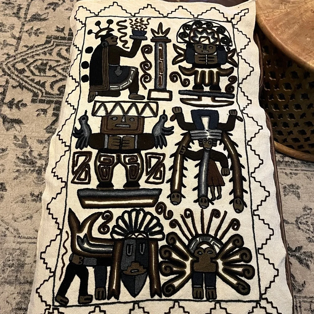 Vintage HANDMADE  PERUVIAN NAIVE STYLE CREWEL TAPESTRY